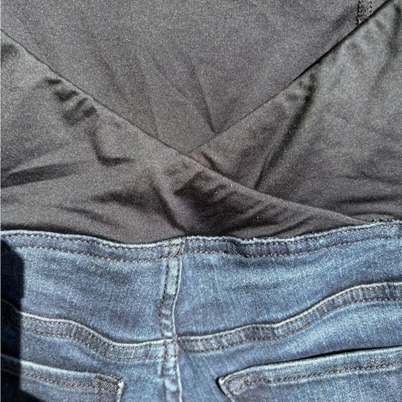 Isabel Maternity Denim Stretch Cuffed Bermuda Shorts Size 6 - Picture 5 of 7